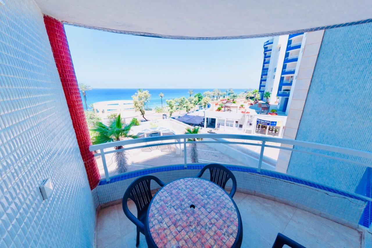 Royal Beach Front Apartments Netanya Extérieur photo