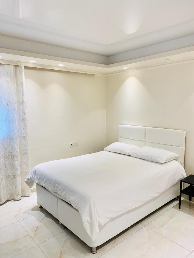 Royal Beach Front Apartments Netanya Extérieur photo